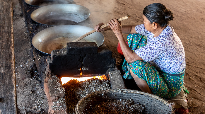 Taung Zin Paing Toddy Sugar Shop