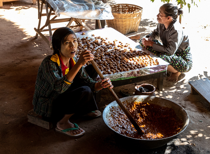 Taung Zin Paing Toddy Sugar Shop