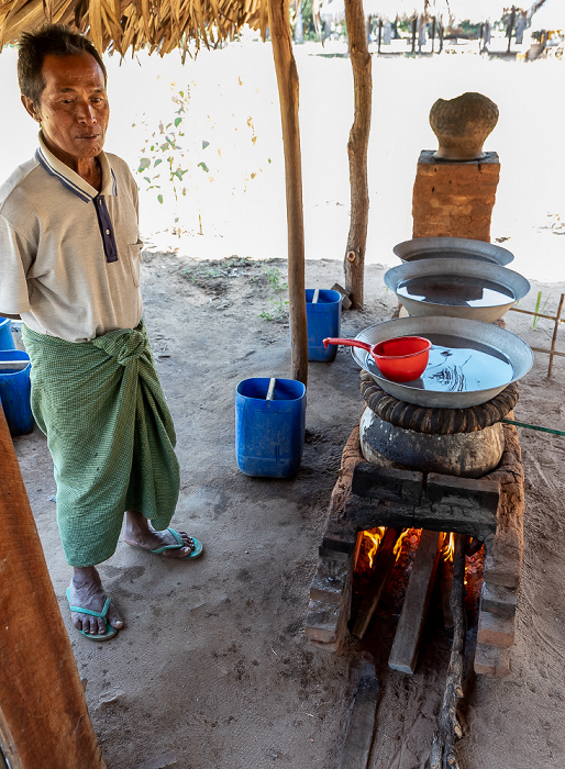 Taung Zin Paing Toddy Sugar Shop