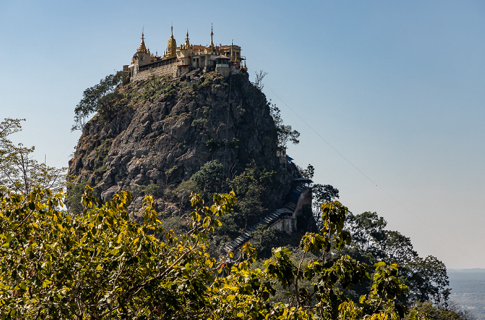 Popa Taung Kalat mit der Tuyin Taung Pagoda