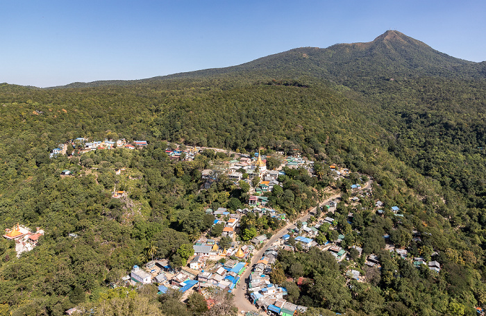 Blick von der Tuyin Taung Pagoda: Mount Popa und Popa Popa Taung Kalat