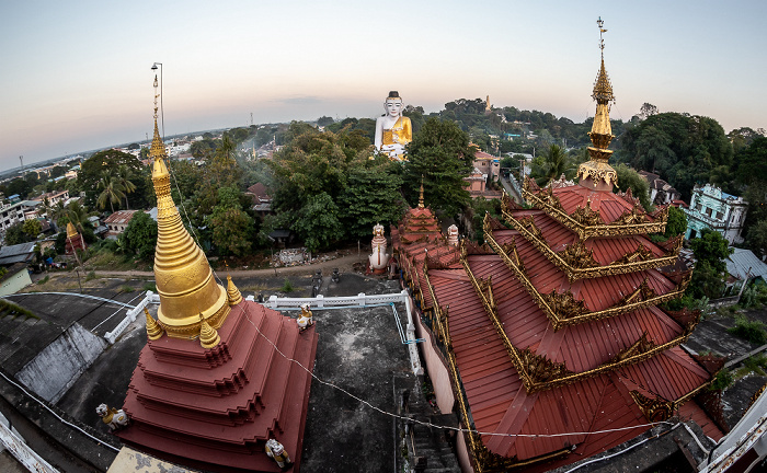 Blick von der Shwesandaw-Pagode: Sehtatgyi-Buddha Pyay