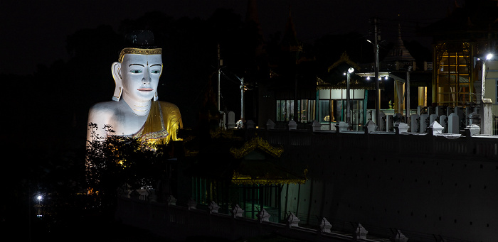 Blick von der Shwesandaw-Pagode: Sehtatgyi-Buddha Pyay
