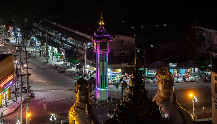 Pyay Blick von der Shwesandaw-Pagode: Clock Tower