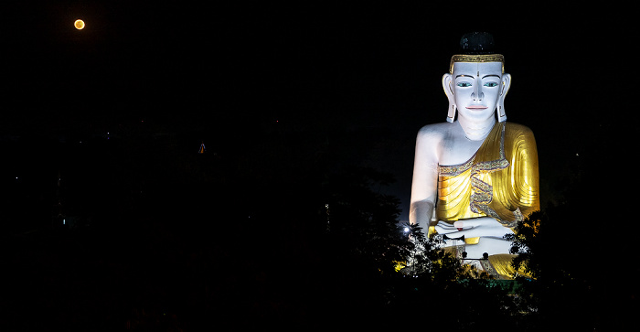 Blick von der Shwesandaw-Pagode: Sehtatgyi-Buddha Pyay