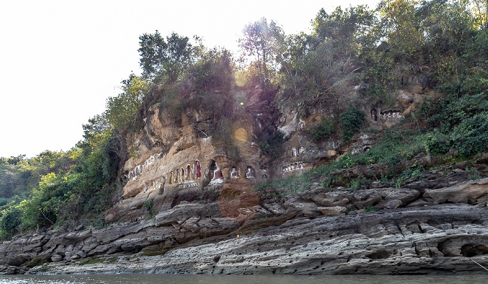 Buddha-Figuren in Felsnischen Akauk Taung