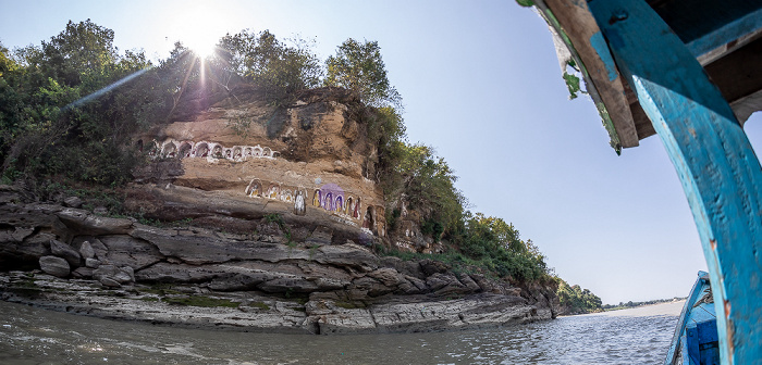 Irrawaddy, Buddha-Figuren in Felsnischen Akauk Taung