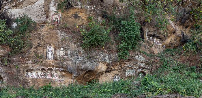 Buddha-Figuren in Felsnischen Akauk Taung