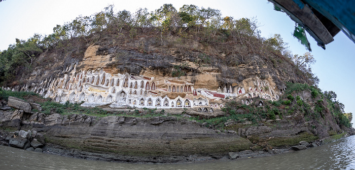 Akauk Taung Irrawaddy, Buddha-Figuren in Felsnischen