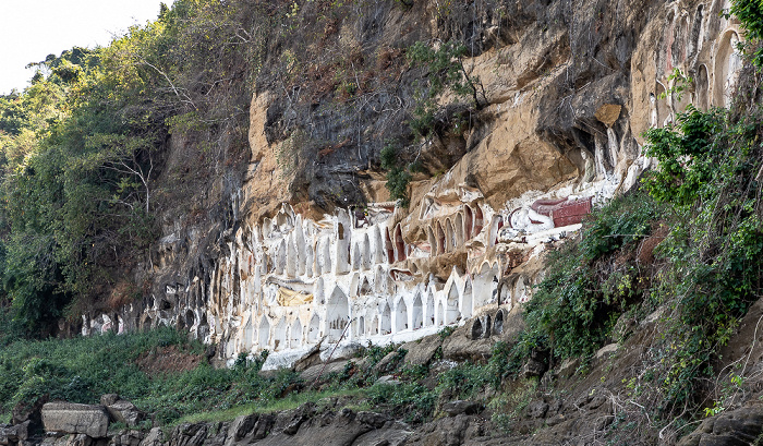 Buddha-Figuren in Felsnischen Akauk Taung