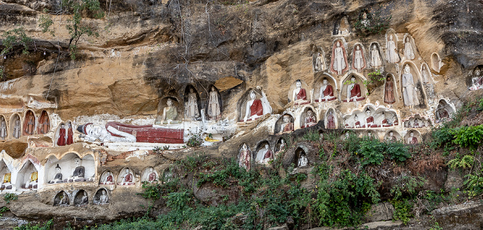 Buddha-Figuren in Felsnischen Akauk Taung