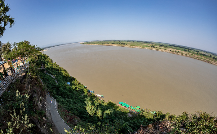 Blick von der Shwe Myin Tin Pagode: Irrawaddy Akauk Taung