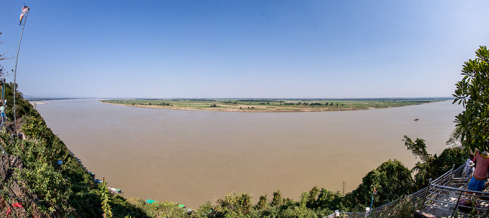 Blick von der Shwe Myin Tin Pagode: Irrawaddy Akauk Taung