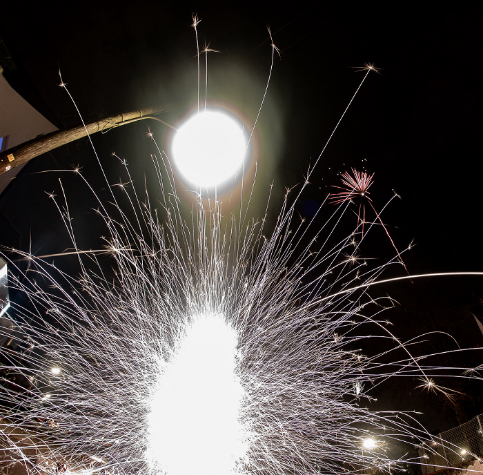 München Gratlspitzstraße: Neujahr-Feuerwerk Gratlspitzstraße 40