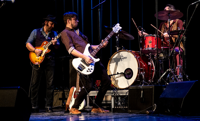 Kulturhaus Gugg: Meena Cryle & The Chris Fillmore Band Braunau am Inn