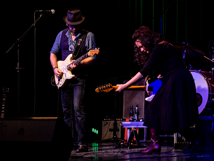 Kulturhaus Gugg: Meena Cryle & The Chris Fillmore Band Braunau am Inn