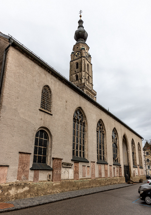 Kirchenplatz: Stadtpfarrkirche St. Stephan Braunau am Inn