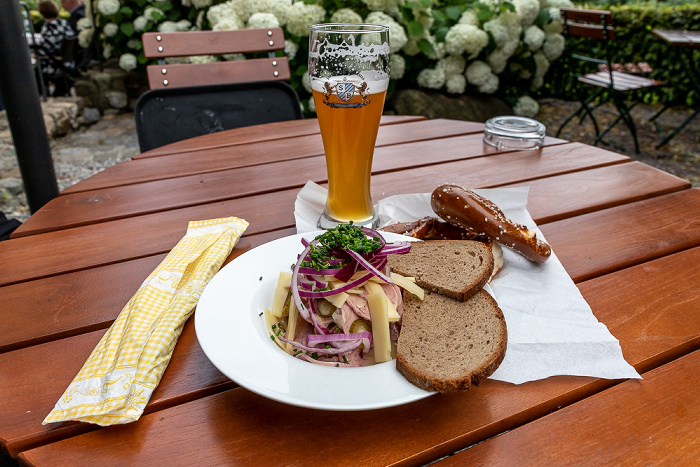 Biergarten Forsthaus Ilkahöhe: Schweizer Wurstsalat Oberzeismering