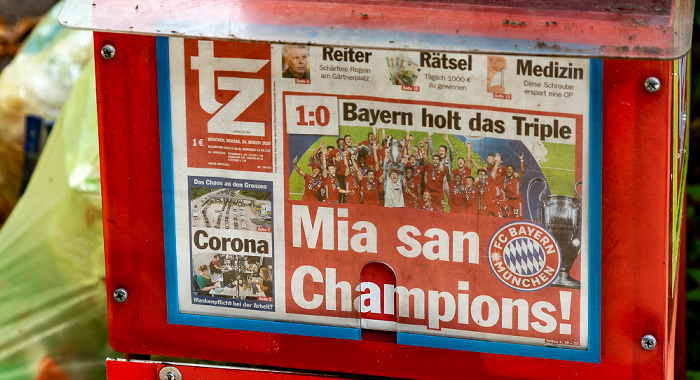 Leutstetten Zeitungskasten: tz mit Titelseite Bayern holt das Triple - Mia san Champions!