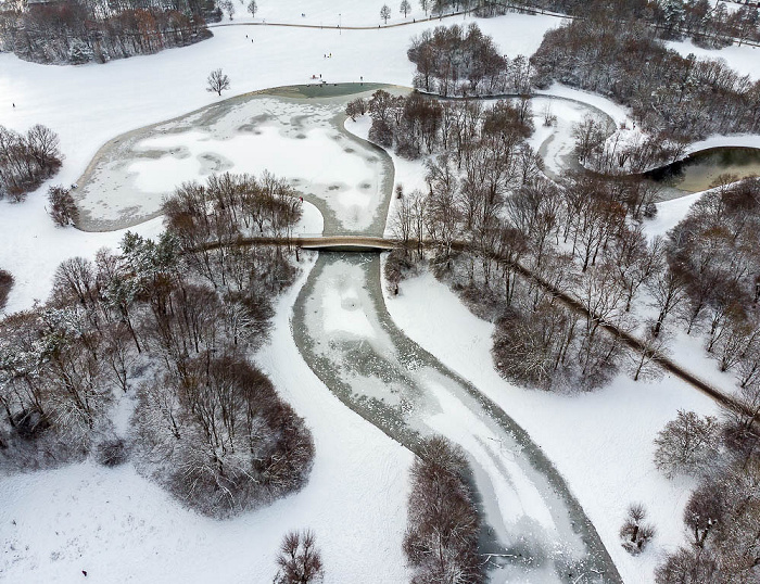 München Neuperlach: Ostpark mit Ostpark-See Luftbild aerial photo