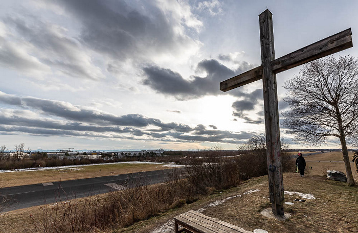 Landschaftspark Hachinger Tal: Aussichtsberg am Friedhof Neubiberg