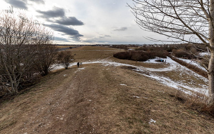 Neubiberg Landschaftspark Hachinger Tal: Aussichtsberg am Friedhof