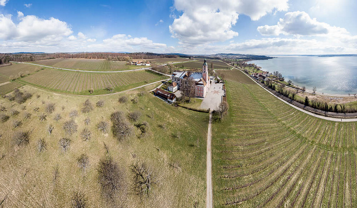 Uhldingen-Mühlhofen Bundesstraße B 31, Wallfahrtskirche Birnau, Bodenseegürtelbahn (Bahnstrecke Stahringen - Friedrichshafen), Überlinger See (Bodensee) Luftbild aerial photo