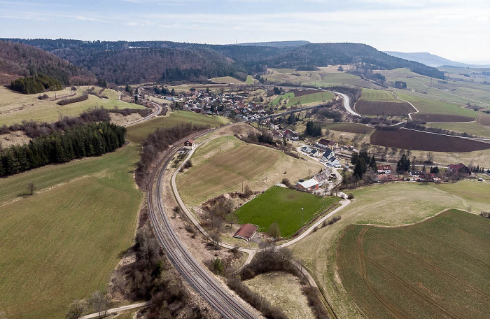 Epfenhofen Wutachtalbahn (Sauschwänzlebahn) Bahnhof Epfenhofen Bundesstraße B 314 Epfenhofer Viadukt Luftbild aerial photo