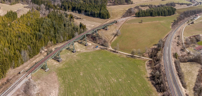 Epfenhofen Wutachtalbahn (Sauschwänzlebahn): Biesenbach-Viadukt (links) Luftbild aerial photo