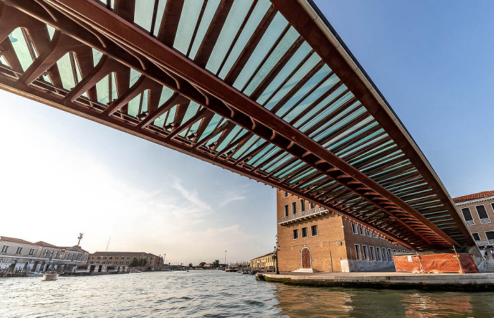 Venedig Canal Grande: Ponte della Costituzione Palazzo della Regione del Veneto