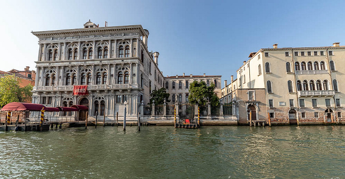 Canal Grande: Ca' Vendramin Calergi (Casinò di Venezia), Palazzo Marcello (rechts) Venedig
