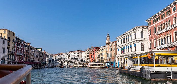 Venedig Canal Grande Ponte di Rialto Vaporetto-Anlegestelle Rialto