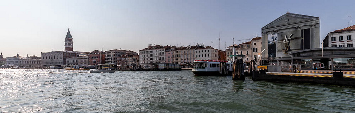 Venedig Bacino di San Marco, San Marco mit der Riva degli Schiavoni Vaporetto-Anlegestelle San Zaccaria
