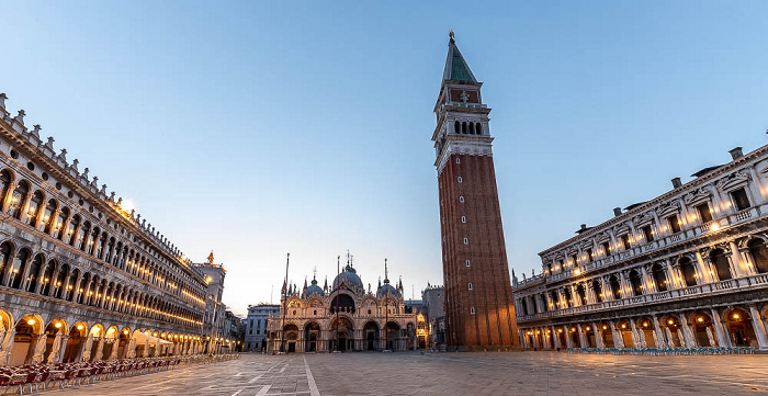 Piazza San Marco mit Procuratie Vecchie, Basilica San Marco, Campanile di San Marco und Procuratie Nuove Venedig