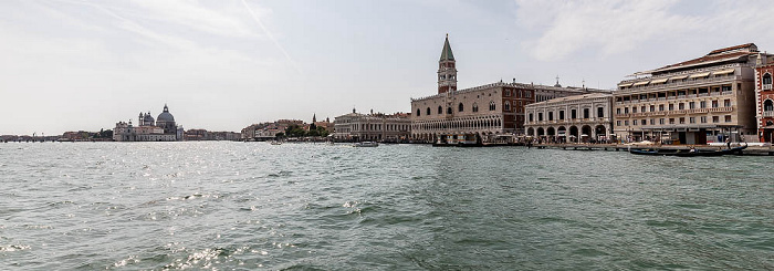 Venedig Bacino di San Marco Basilica di Santa Maria della Salute Biblioteca Nazionale Marciana Campanile di San Marco Dogenpalast Dorsoduro Punta della Dogana