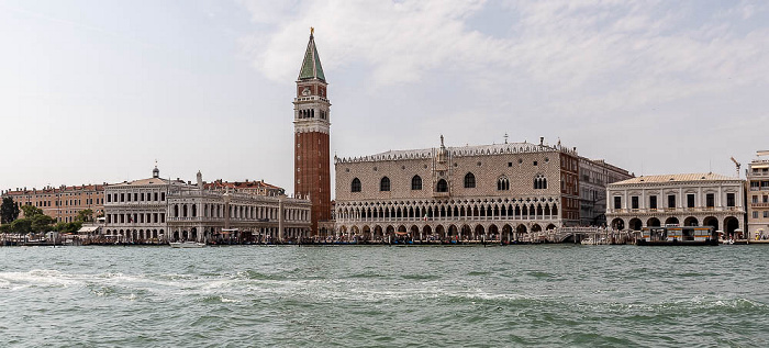 Bacino di San Marco, San Marco mit der Biblioteca Nazionale Marciana, dem Campanile di San Marco und dem Dogenpalast Venedig 2021