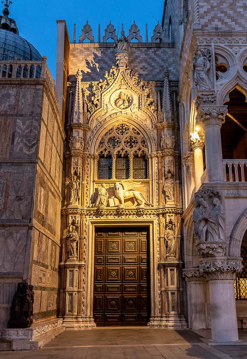 Piazzetta San Marco: Porta della Carta Venedig