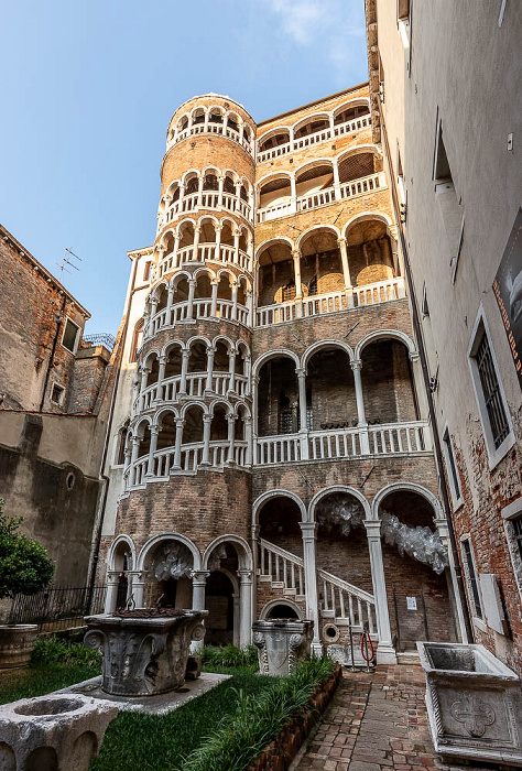 San Marco: Treppenhaus des Palazzo Contarini del Bovolo Venedig