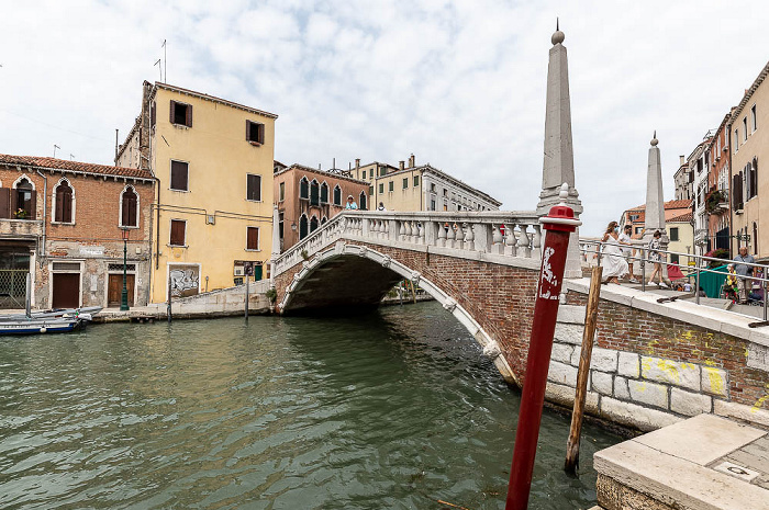 Venedig Cannaregio: Canale di Cannaregio mit der Ponte delle Guglie
