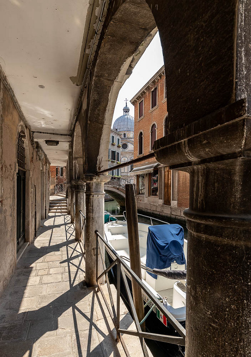 Cannaregio: Sotoportego del Magazen Venedig