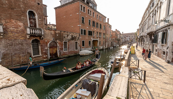 Venedig Cannaregio - Blick von der Ponte dei Gesuiti: Rio de Santa Caterina, Fondamenta Zen