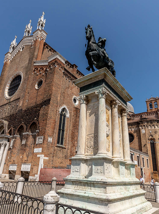 Venedig Castello: Campo Santi Giovanni e Paolo mit dem Monumento equestre a Bartolomeo Colleoni Basilica dei Santi Giovanni e Paolo