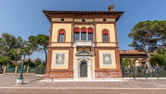 Castello: Riva dei Sette Martiri mit dem Palazzina Canonica Venedig