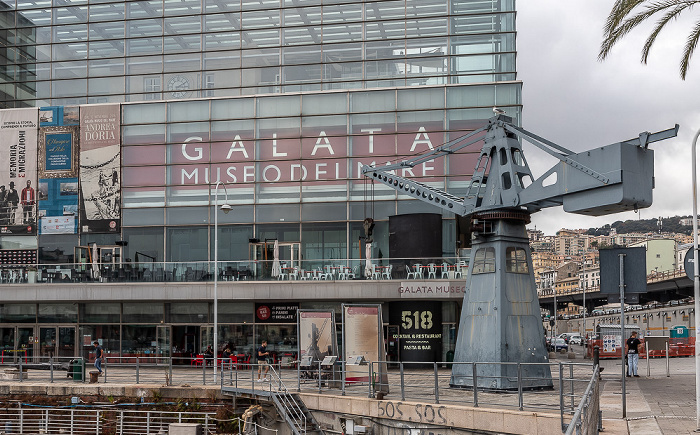 Porto di Genova: Calata Ansaldo De Mari mit dem Galata - Museo del mare Genua