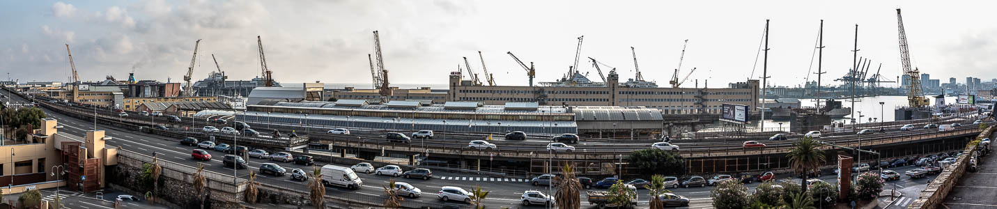 Blick von der Mura della Marina: Sopraelevata Aldo Moro, Porto di Genova Genua