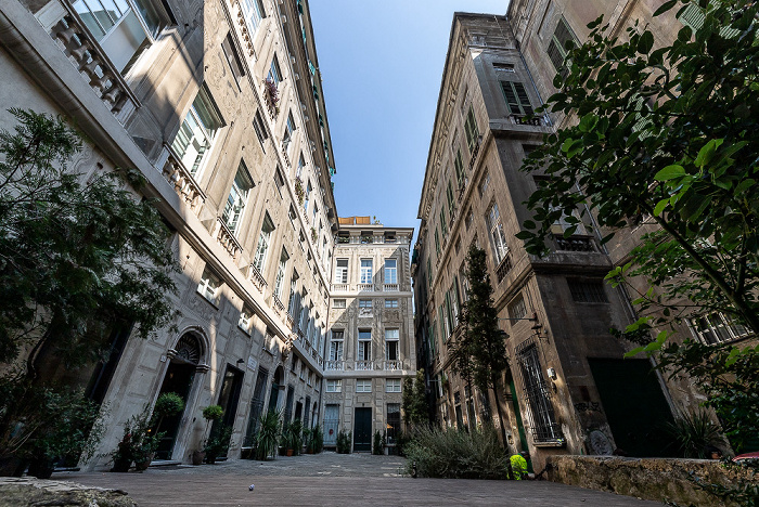 Genua Centro storico: Piazza dei Giustiniani / Via Chiabrera