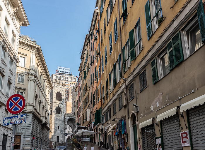 Genua Centro storico: Via di Porta Soprana Porta di Sant'Andrea (Porta Soprana)