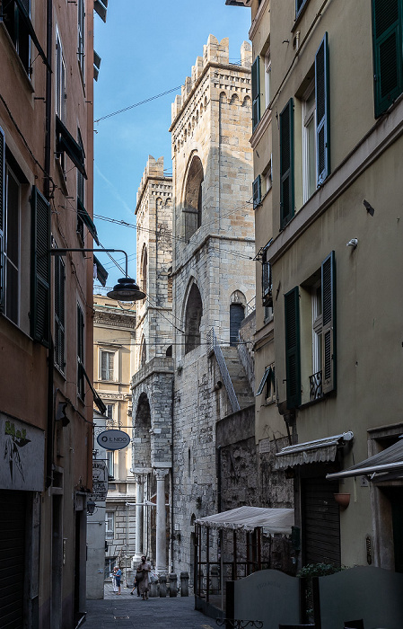Centro storico: Via di Ravecca, Porta di Sant'Andrea (Porta Soprana) Genua