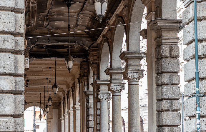 Centro storico: Via Petrarca - Palazzo della Regione Liguria Genua