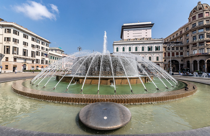 Centro storico: Fontana di Piazza De Ferrari auf der Piazza Raffaele De Ferrari Genua